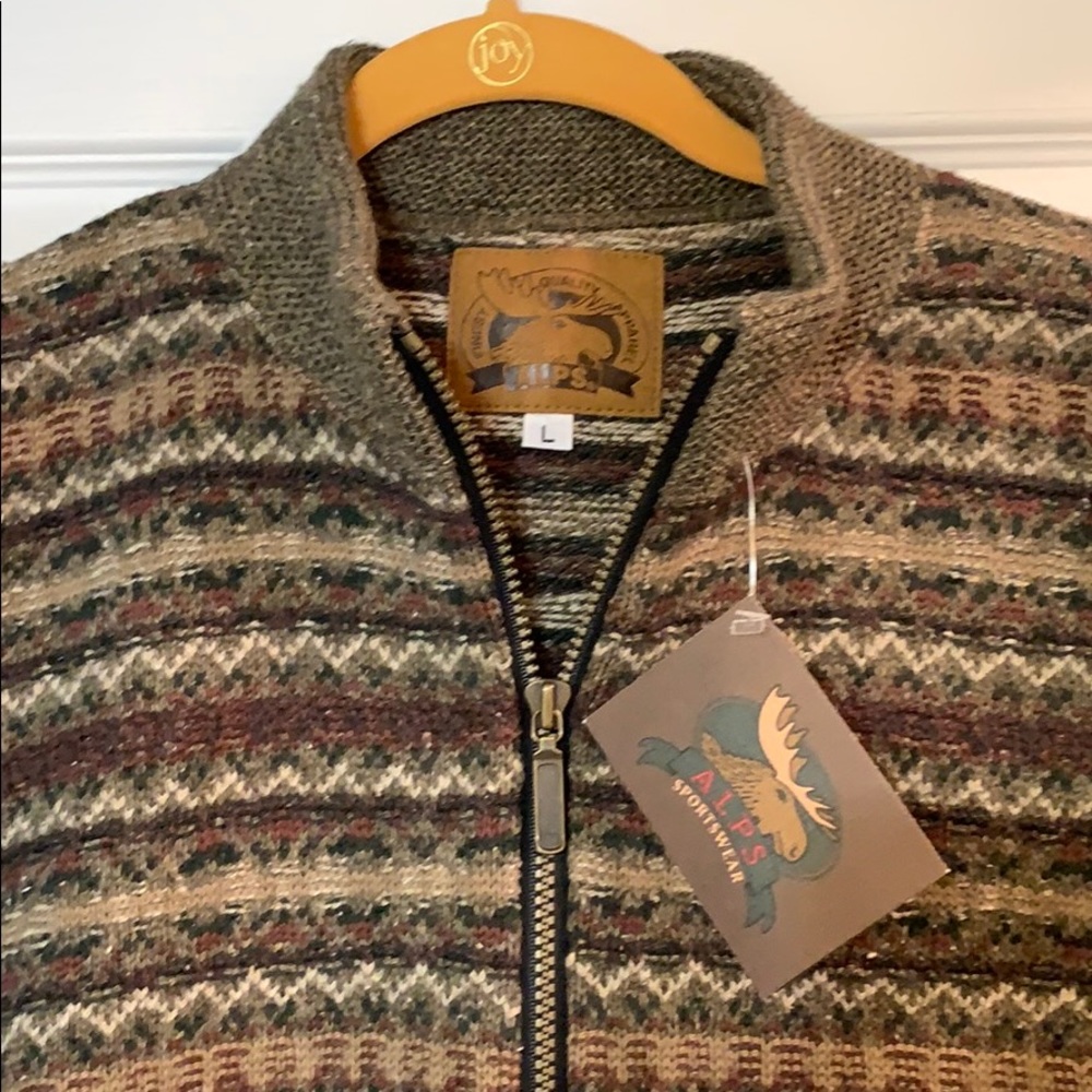 NWT - Men’s L ALPS Sportswear sweater